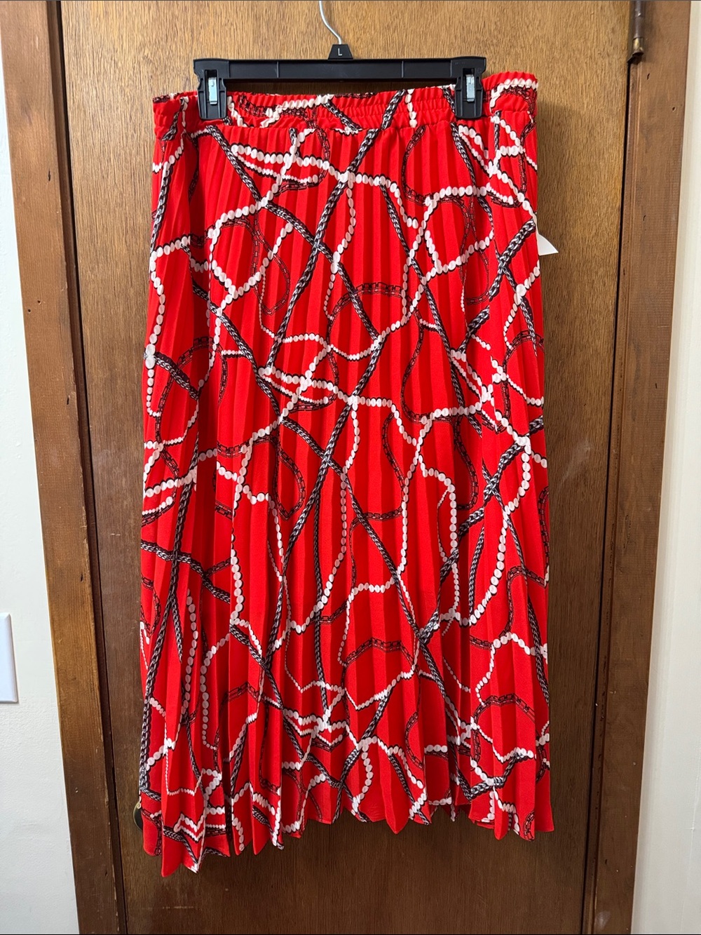 Pleated Red Midi Skirt with Abstract Chain Print